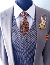 Load image into Gallery viewer, Crystal Clasp Beetle Lapel Brooch Pin