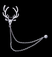 Load image into Gallery viewer, Deer Head Crystal Lapel Pin