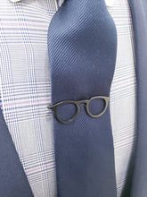 Load image into Gallery viewer, Men's Glasses Tie Bar