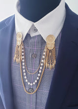 Load image into Gallery viewer, Retro Ivory Pearls Gold Lapel Pin