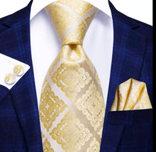 Load image into Gallery viewer, Men's Yellow Silk Necktie Pocket Square Set
