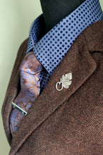 Load image into Gallery viewer, Elegant Leaf Brooch Lapel Pin