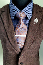 Load image into Gallery viewer, Elegant Leaf Brooch Lapel Pin