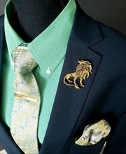 Load image into Gallery viewer, Lion Crystal Clasp Lapel Pin
