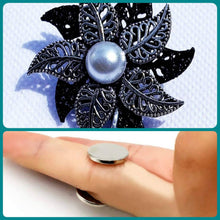 Load image into Gallery viewer, Elegant Flower Lapel Pin with Silver Chains/Lion Brooch