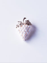 Load image into Gallery viewer, Pearl Grape Brooch Pins