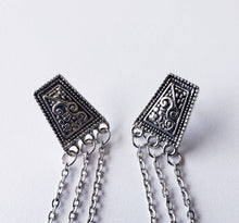 Load image into Gallery viewer, Glyph Collar Chain Pin
