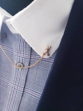 Load image into Gallery viewer, Scissor Collar Chain Pin
