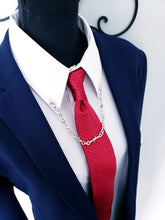 Load image into Gallery viewer, Hand Barbed Wire Collar Chain Pin