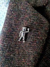 Load image into Gallery viewer, Astronaut Lapel Brooch Pin