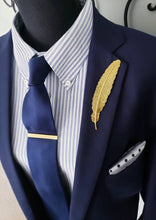 Load image into Gallery viewer, Metal Feather Lapel Pin