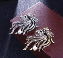 Load image into Gallery viewer, Crystal Lion Rhinestone Pearl Lapel Brooch Shirt Pin