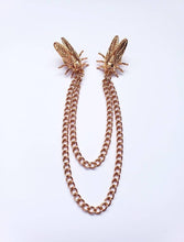 Load image into Gallery viewer, Cicada Collar Chain Pin