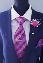 Load image into Gallery viewer, Pearl Crystal Beads Rose Lapel Pin