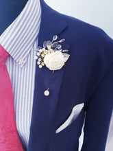 Load image into Gallery viewer, Pearl Crystal Beads Rose Lapel Pin