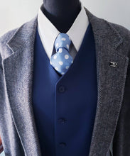 Load image into Gallery viewer, Retro Camera Brooch Lapel Pin