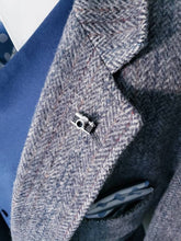 Load image into Gallery viewer, Retro Camera Brooch Lapel Pin
