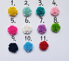 Load image into Gallery viewer, Flower Collar Pin with 3 Gold or Silver Chains