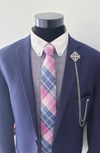Load image into Gallery viewer, Elegant Crystal Rhinestone Lapel Pin with Chains

