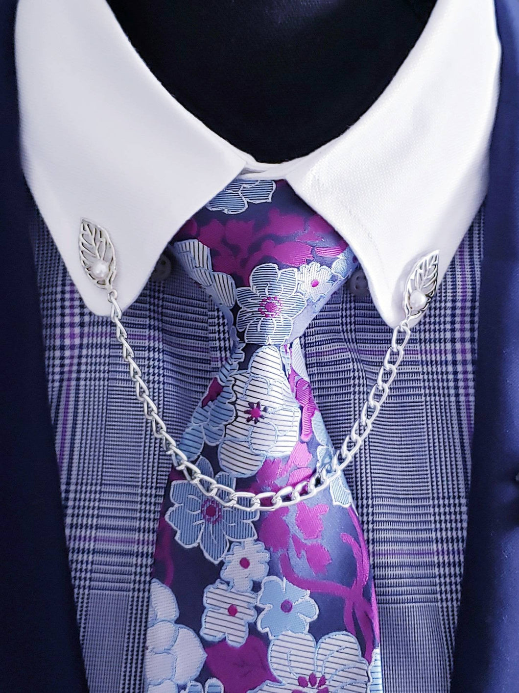 Pearl Leaf Collar Chain Pin