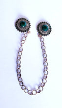 Load image into Gallery viewer, Collar Chain Pin with Green Center
