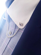 Load image into Gallery viewer, Metal Horns Collar Chain Pin
