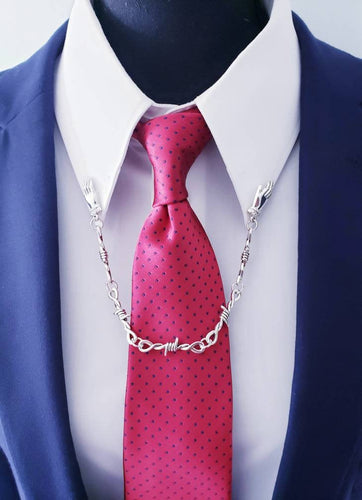 Hand Barbed Wire Collar Chain Pin