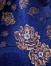Load image into Gallery viewer, Men&#39;s Blue Gold Necktie Pocket Square Cufflink Set

