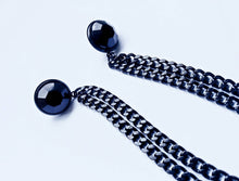 Load image into Gallery viewer, 12×12mm Black Facet Collar Pin with Chain 

