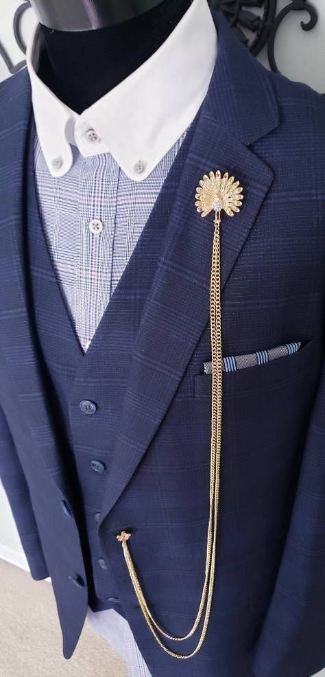 Elegant Peacock Lapel Pin