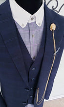 Load image into Gallery viewer, Elegant Peacock Lapel Pin
