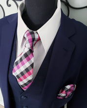 Load image into Gallery viewer, Men&#39;s Black Fuchsia Checkered Silk Necktie Set
